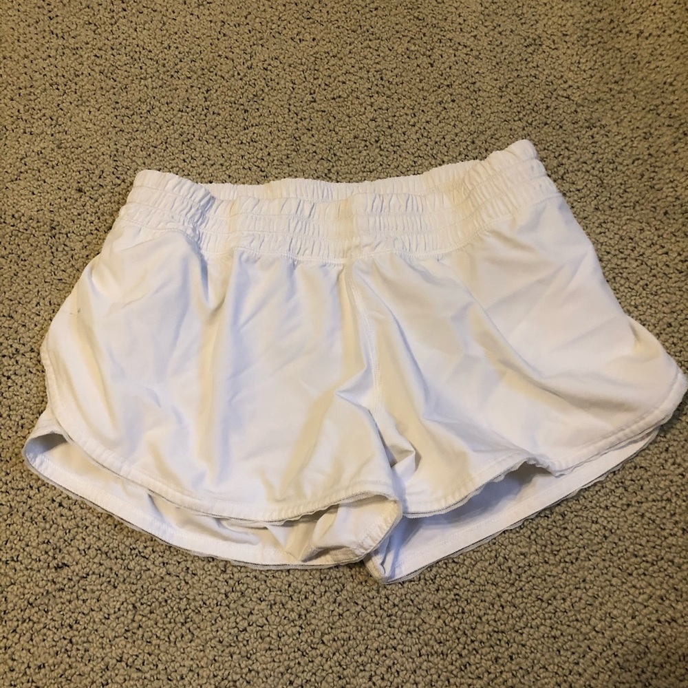 white lululemon shorts